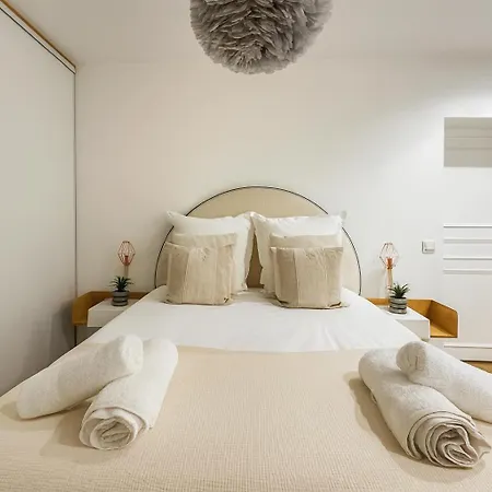 Joli 2 Pieces Au 15eme Parijs