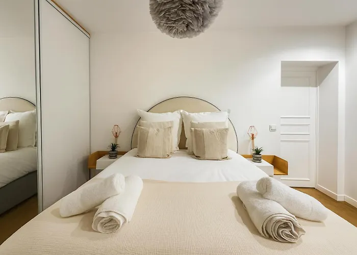 Joli 2 Pieces Au 15eme Parijs