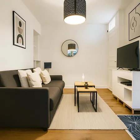 Apartment Joli 2 Pieces Au 15eme *