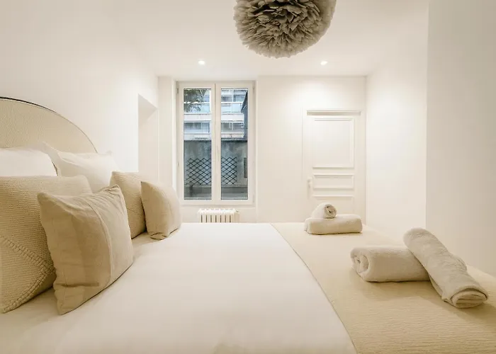 Joli 2 Pieces Au 15eme * Paris